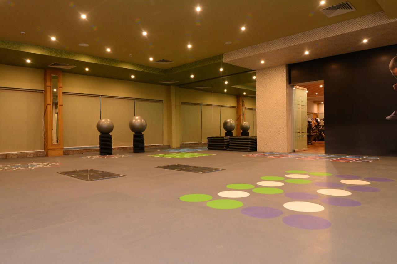 ホテル Circle Club ファイサラーバード エクステリア 写真